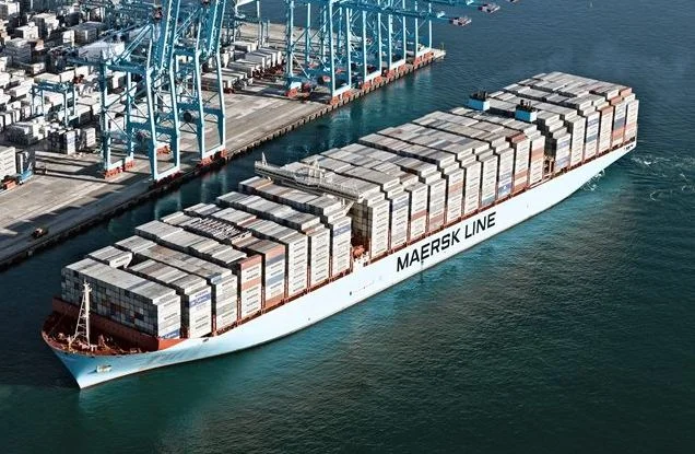 Đánh dấu vị trí của container trên tàu vận chuyển